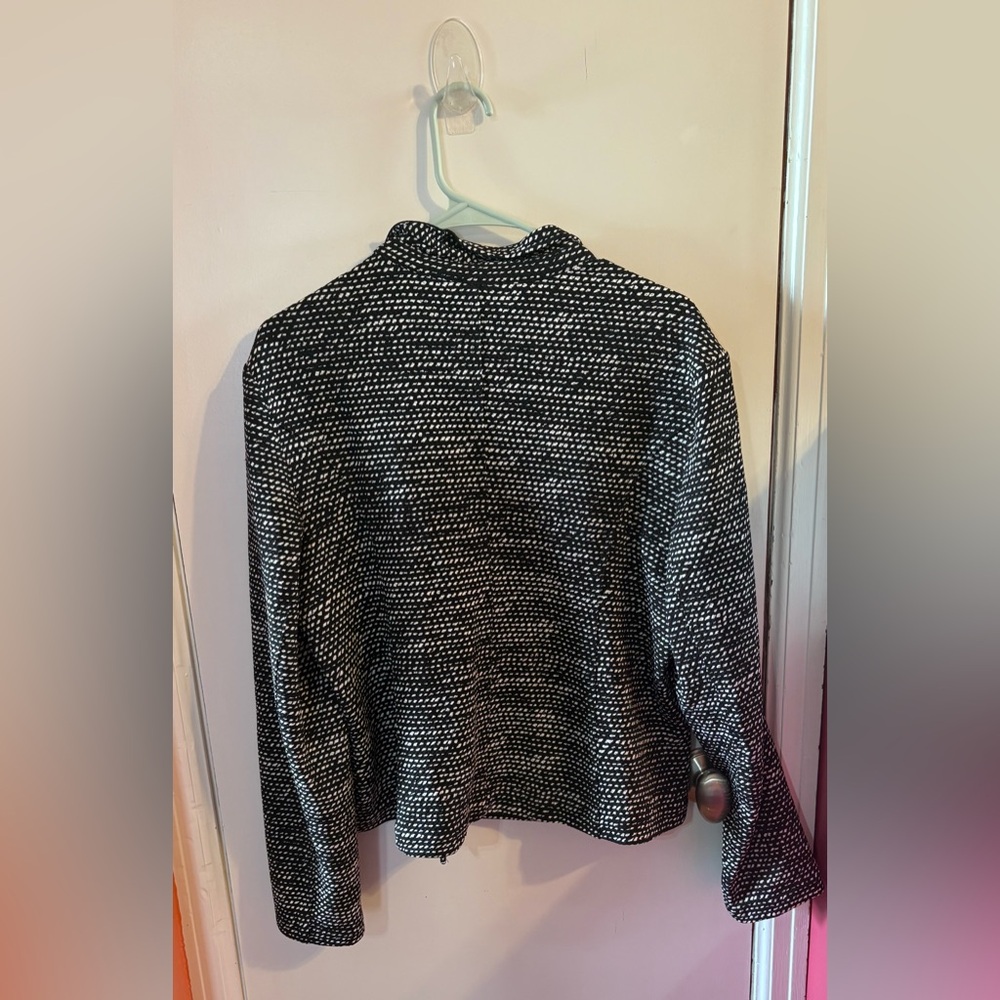 Express Women's Black and White Jacket - Picture 2 of 3